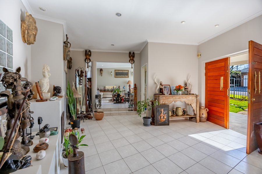 6 Bedroom Property for Sale in Vergesig Western Cape